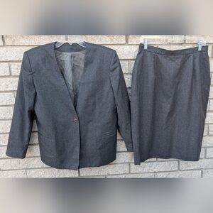 100% Wool Women’s Skirt With Blazer Suit Size 12P Gray 1 Button TK Petites VTG